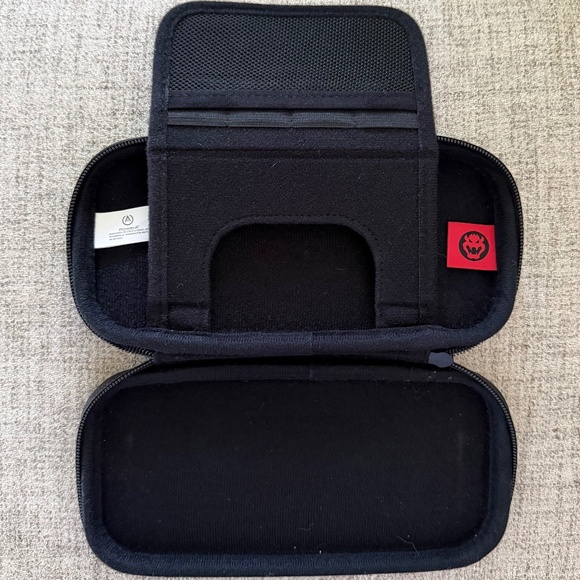 Super Mario Stealth Case for Nintendo Switch Lite Mario Mushroom Kingdom Power - Picture 4 of 6